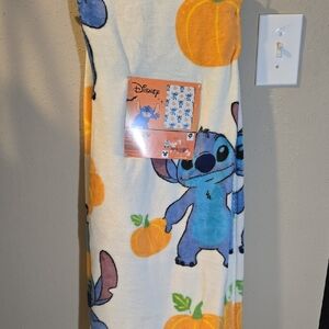 STITCH PUMPKIM BLANKET NWT